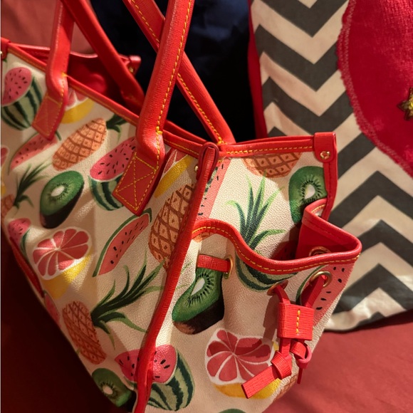 Handbag - Picture 6 of 8